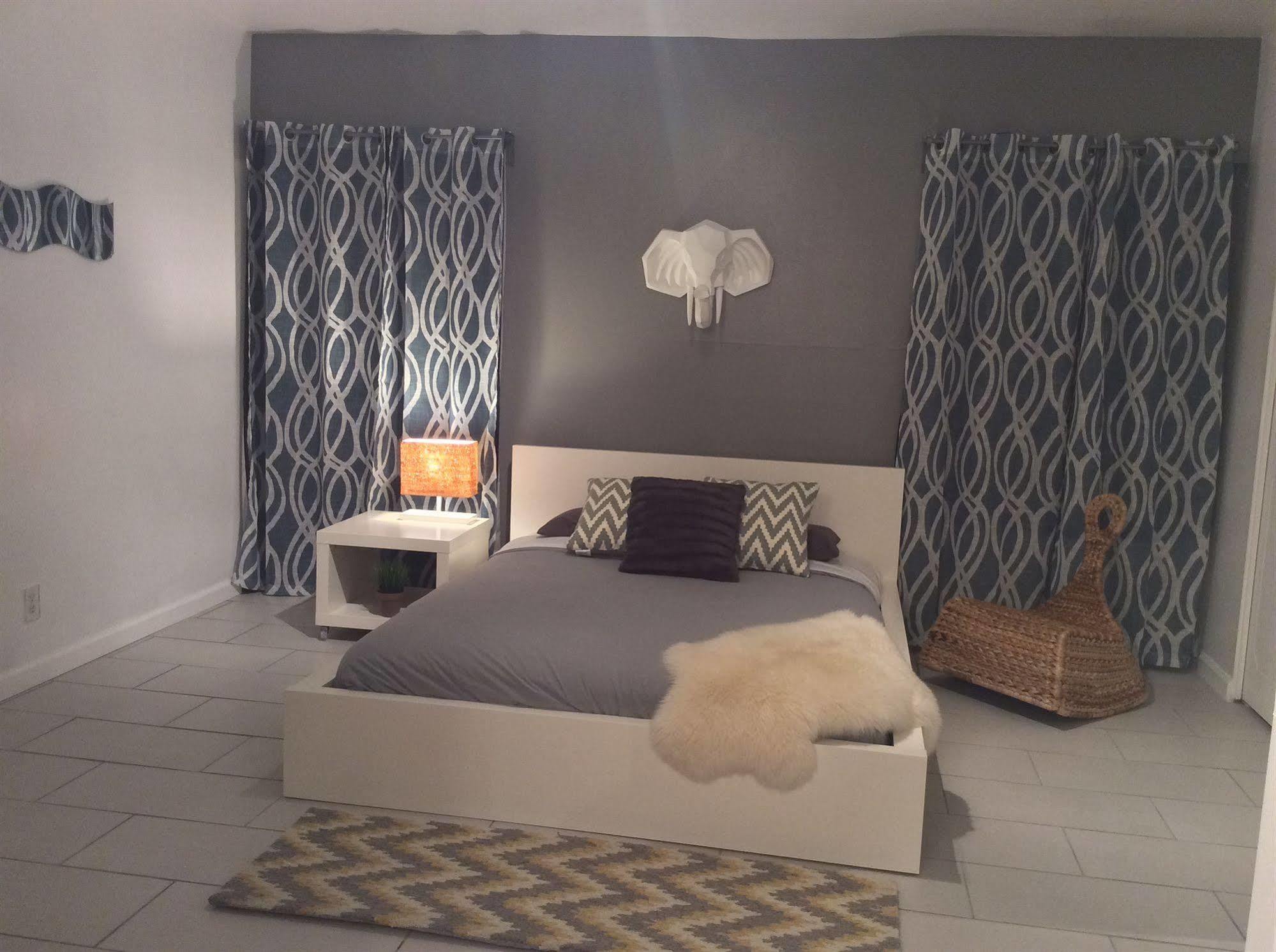 Modern Downtown Condo Palm Springs Extérieur photo