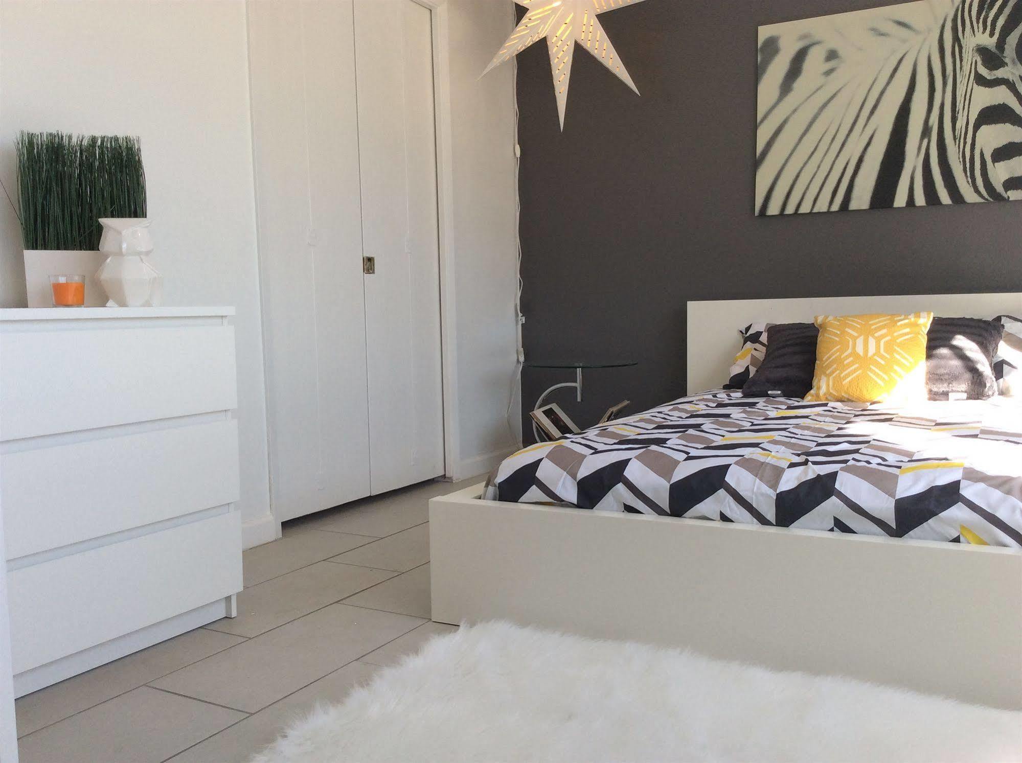 Modern Downtown Condo Palm Springs Extérieur photo