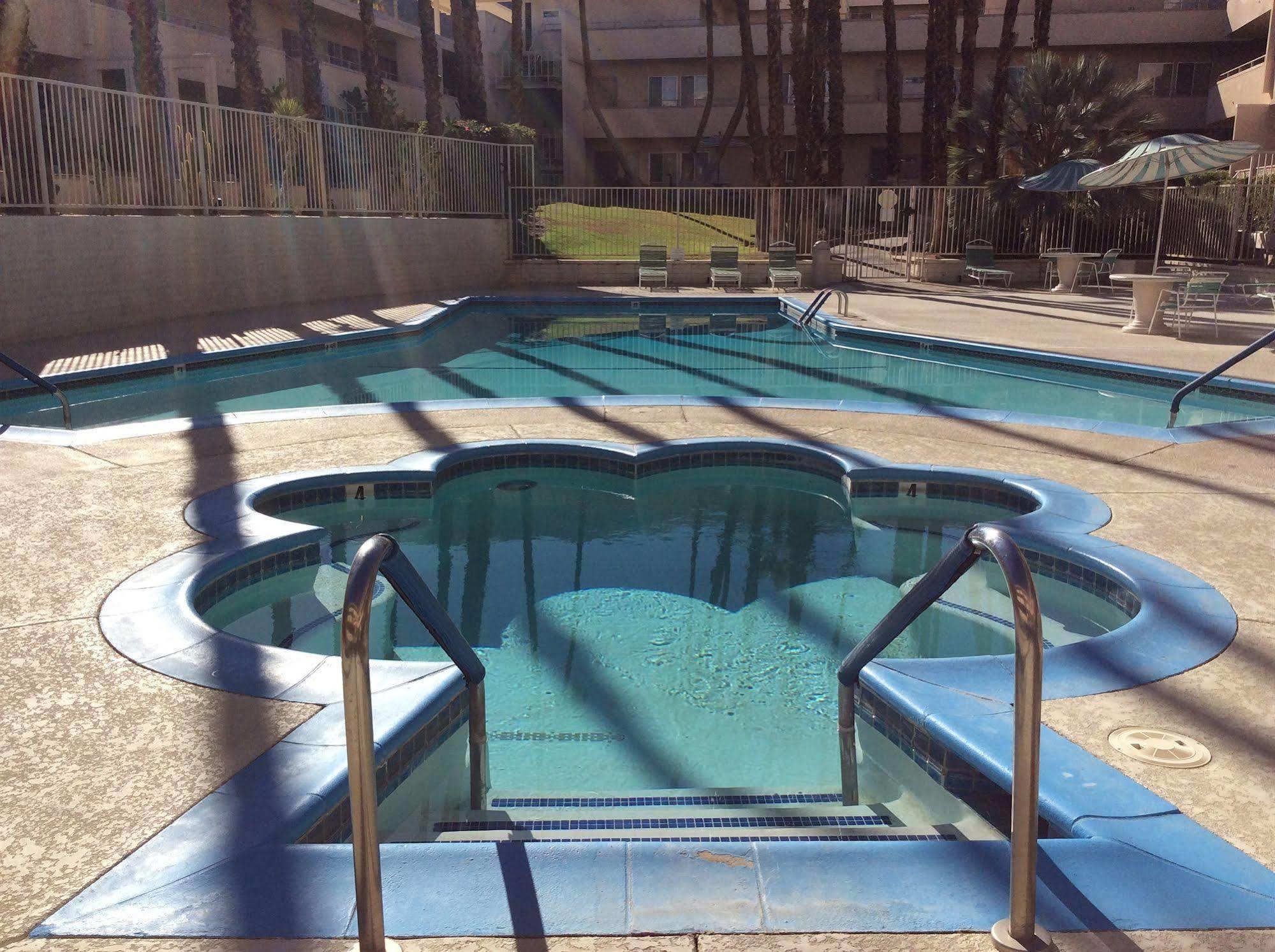 Modern Downtown Condo Palm Springs Extérieur photo