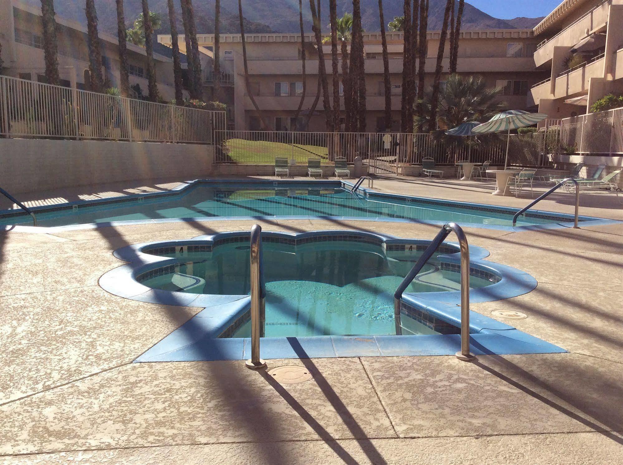 Modern Downtown Condo Palm Springs Extérieur photo