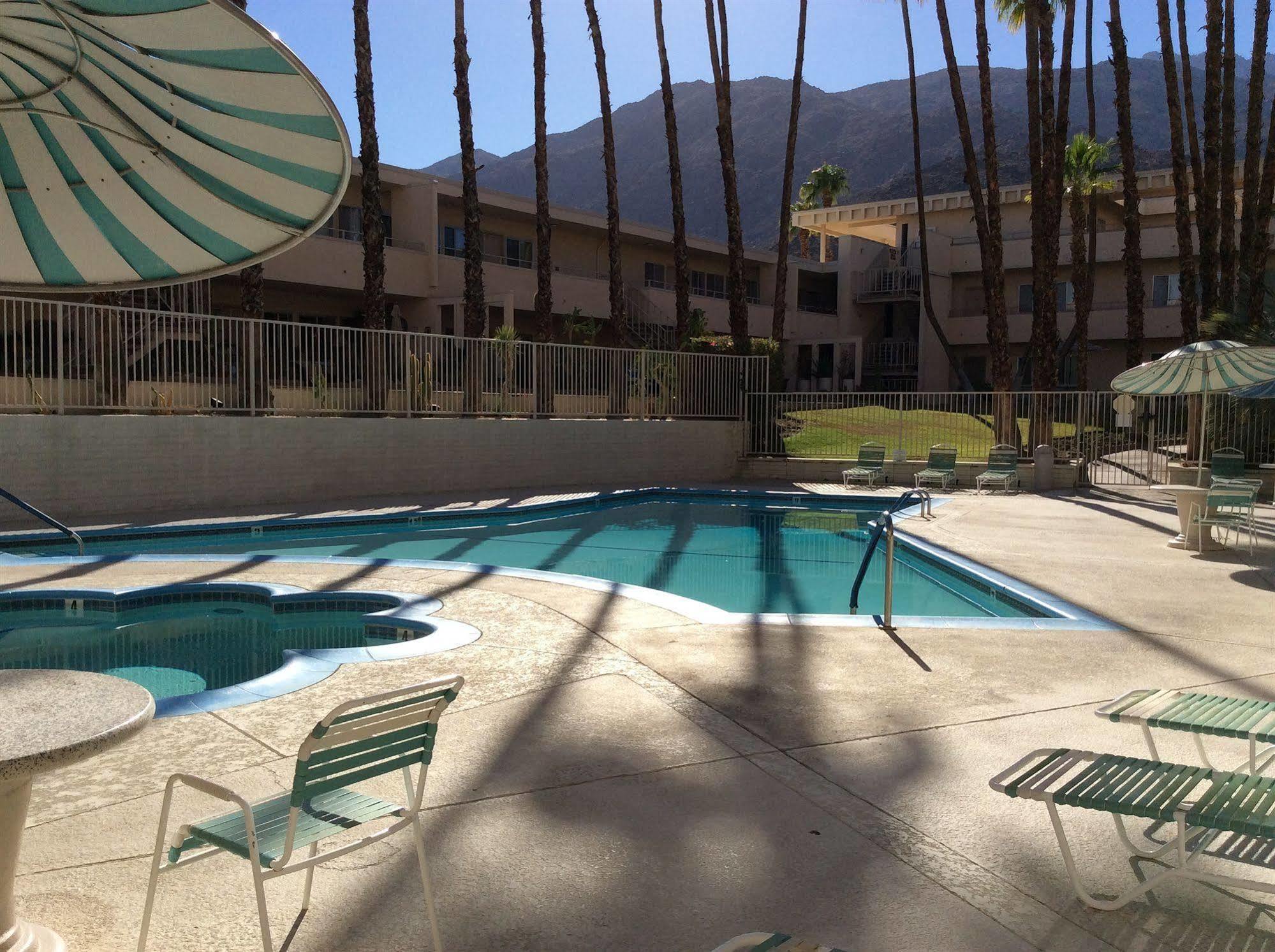 Modern Downtown Condo Palm Springs Extérieur photo