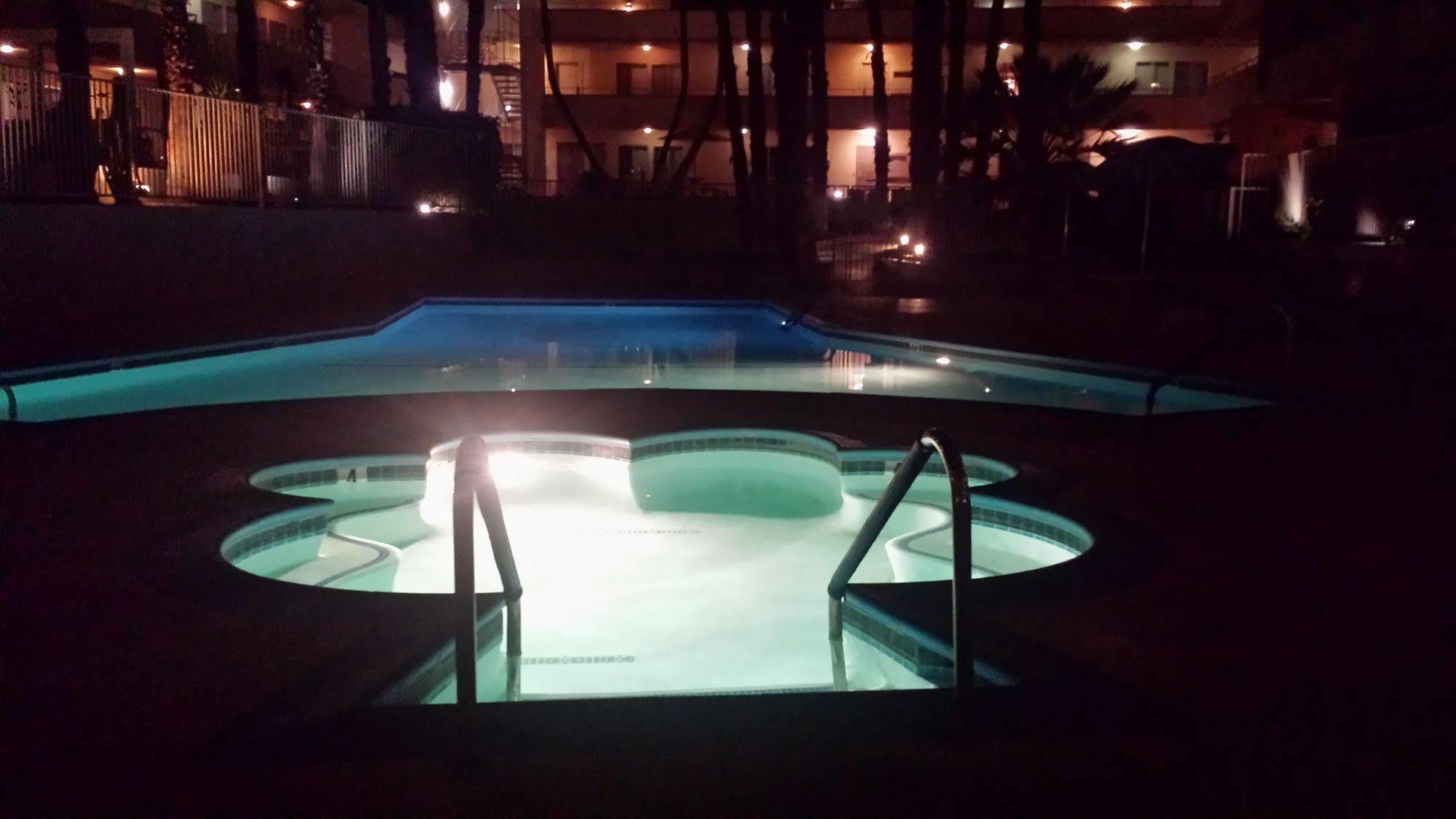 Modern Downtown Condo Palm Springs Extérieur photo