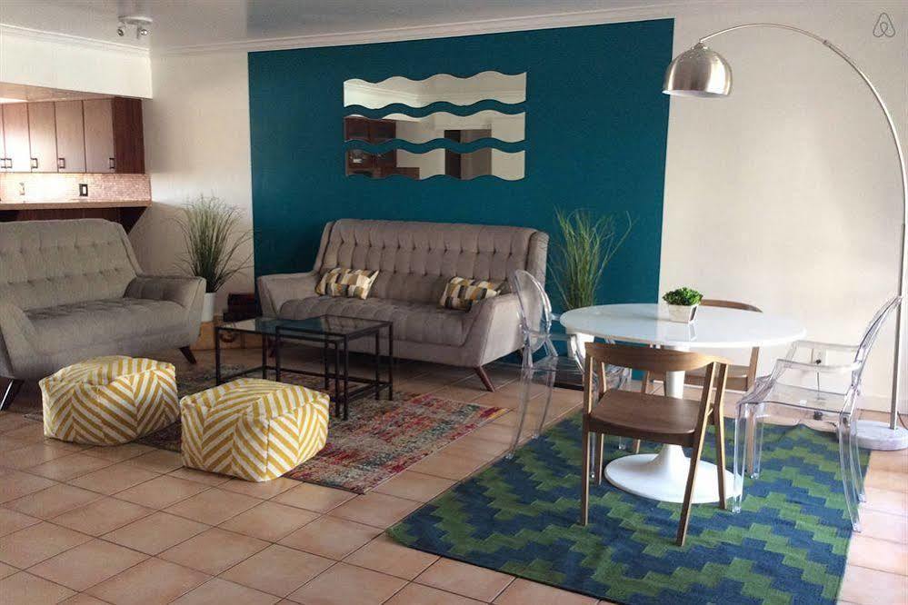 Modern Downtown Condo Palm Springs Extérieur photo
